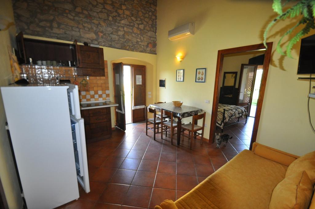 Agriturismo Il Cerrosughero Villa Scarlino Rum bild