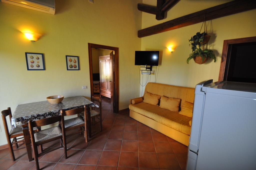 Agriturismo Il Cerrosughero Villa Scarlino Rum bild