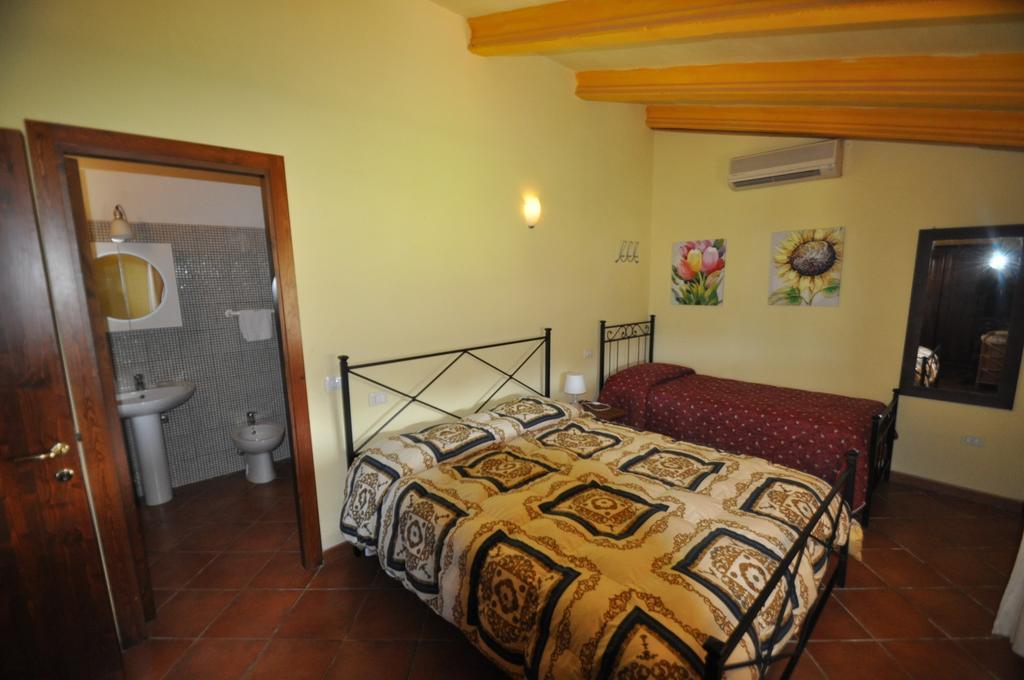 Agriturismo Il Cerrosughero Villa Scarlino Rum bild